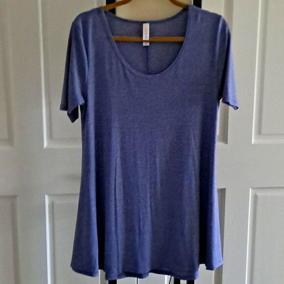 LuLaRoe perfect T  - Picture 1 of 6